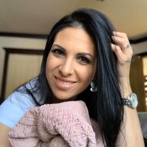 Meet your Posher, Joanie